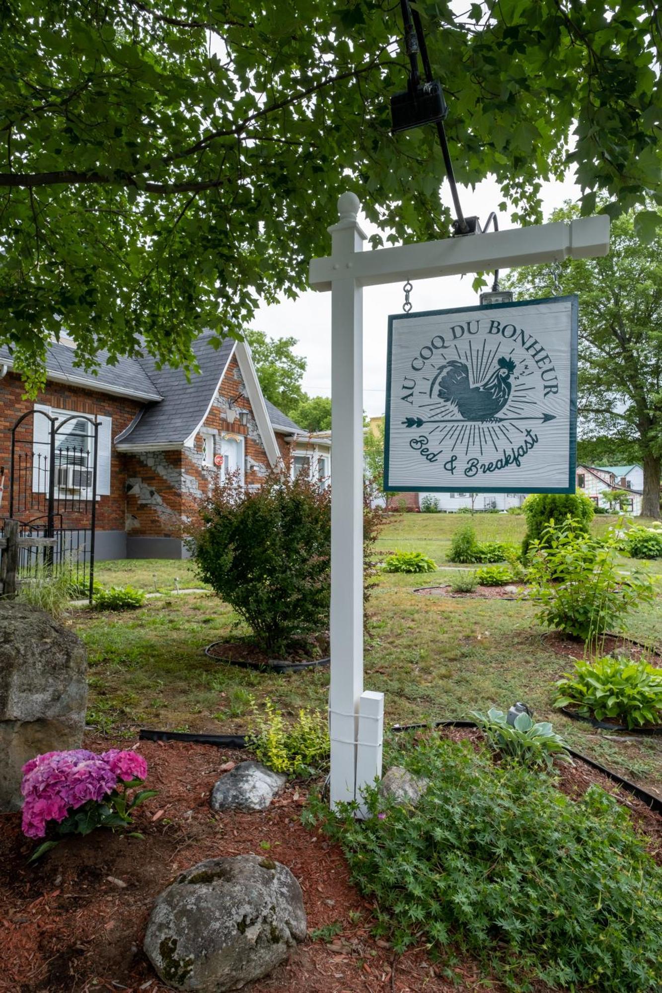 Au coq du bonheur Magog Exterior foto